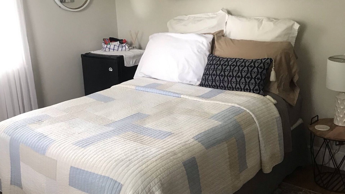 Springdale Bed & Breakfast | Charming bedroom