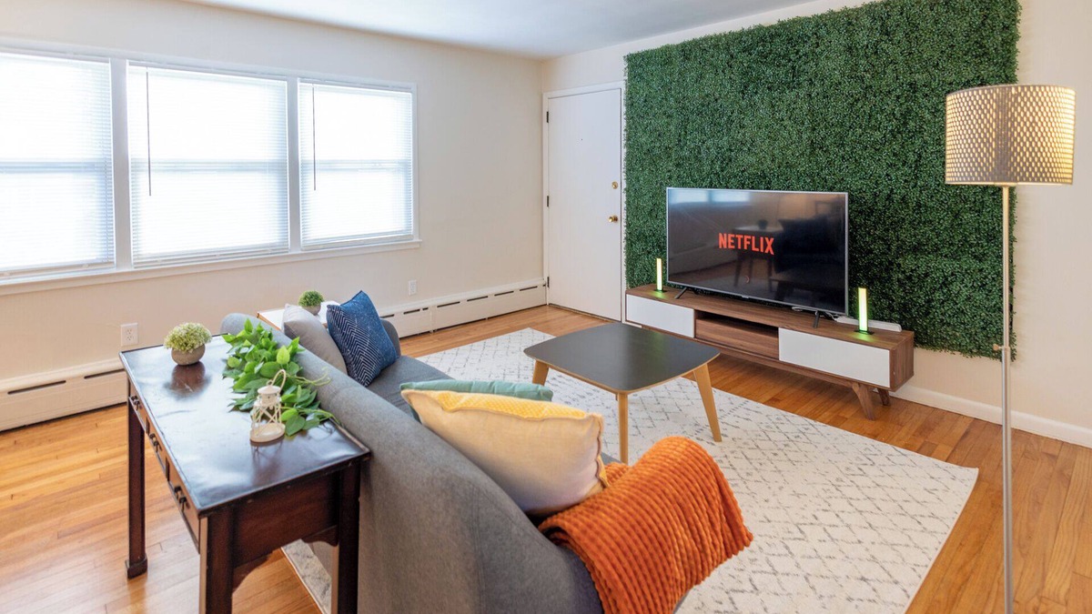 Belleville Apartment | Charming Belleville 1 Bed Pets OK, Parking, Laundry, Fios, Safe, Dog Park Nearby