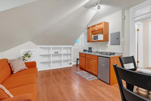Waverly Apartment | Charming Belmont Condo Near Boston condo