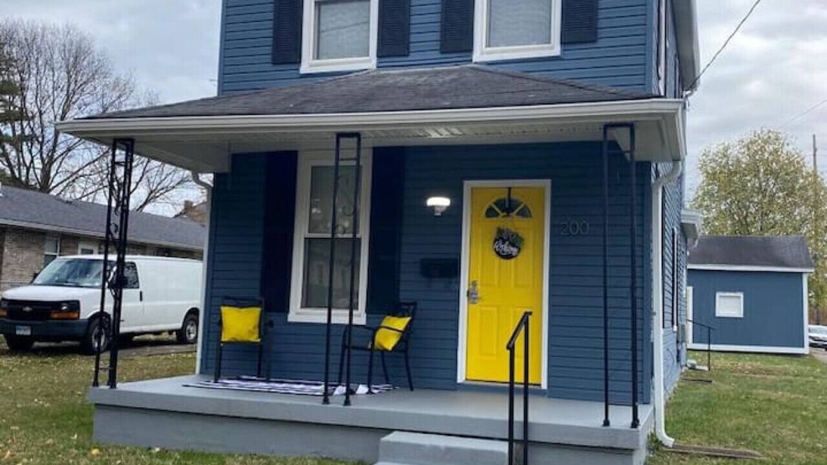 Hamilton House | Charming Blue Haven 2Bed,1 Bath Home Sleeps 8