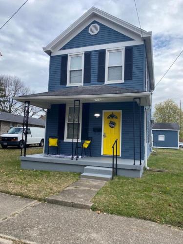 Hamilton House | Charming Blue Haven 2Bed,1 Bath Home Sleeps 8