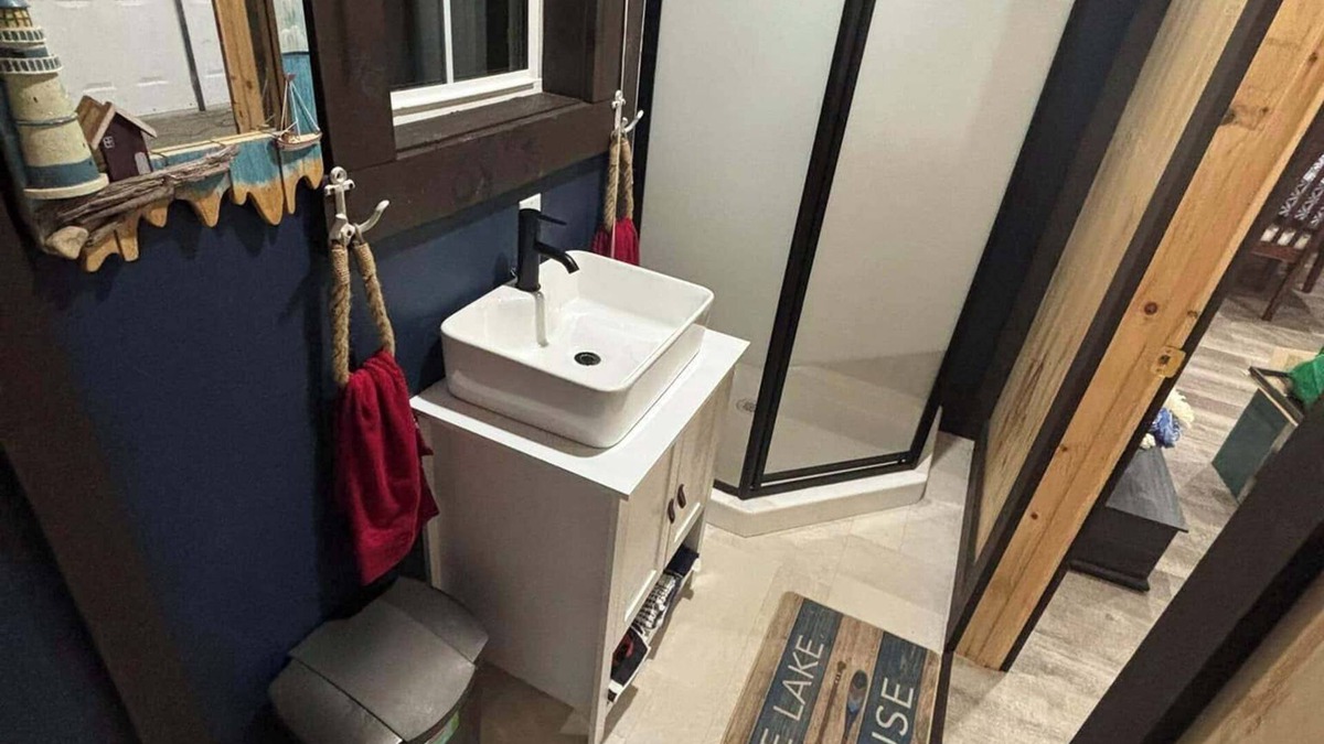 Terra Nova Cabin | Charming boat house by the Ocean in beautiful Smith's Harbour, NL with WiFi