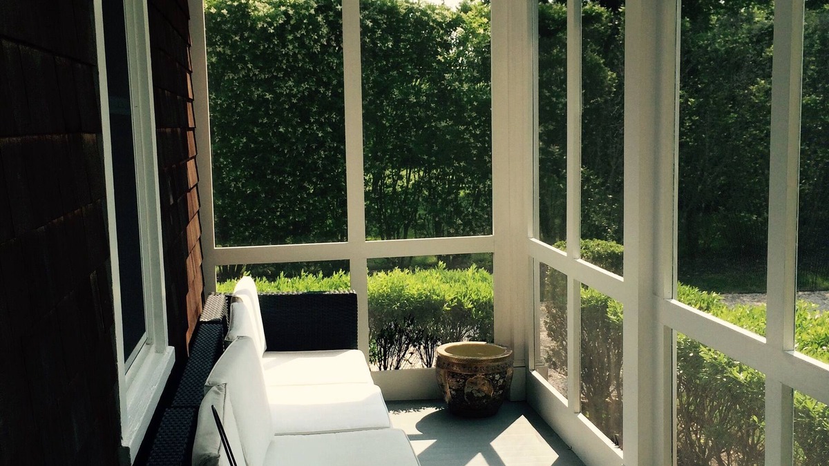 Bellport House | Charming Boutique House In Village Of Bellport
