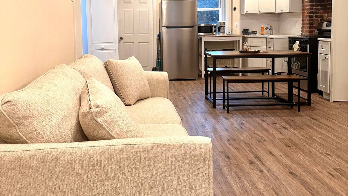 Bayonne House | Charming Brick Row House close to NYC