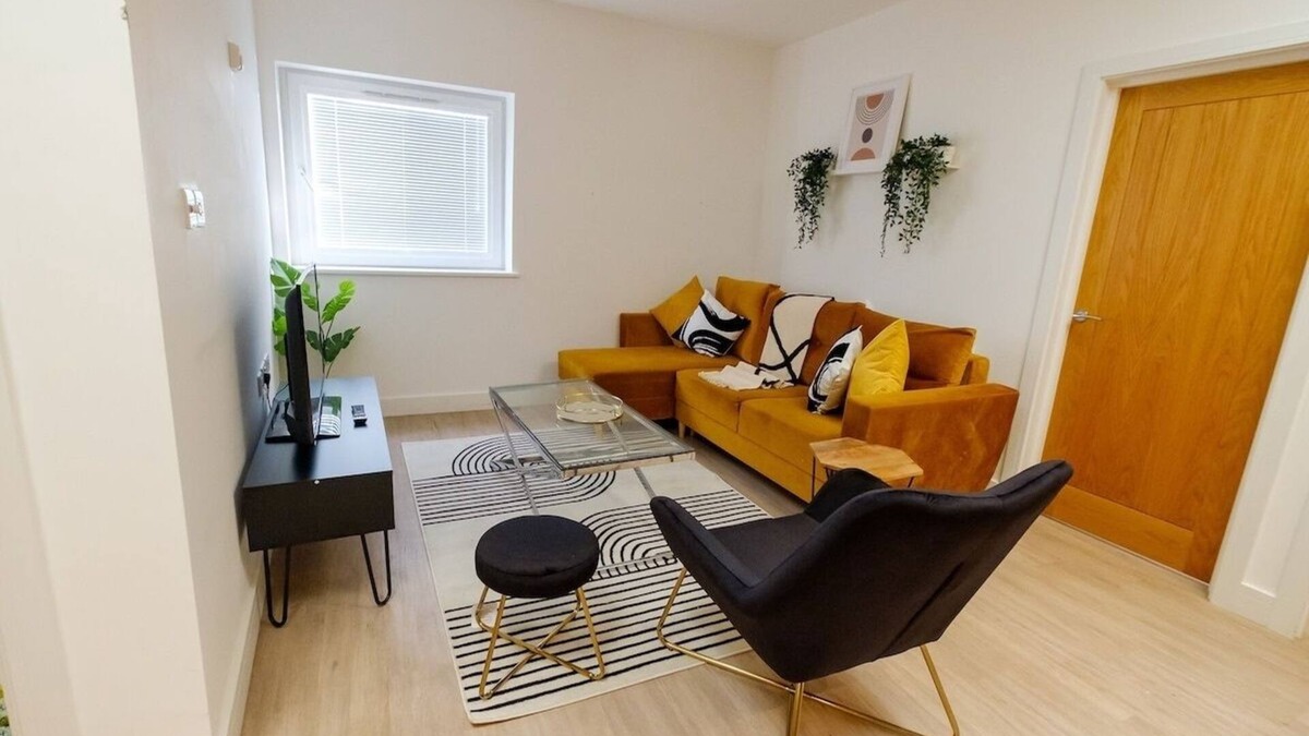 Staple Hill Apartment | Charming Bristol flat - Sleeps 6