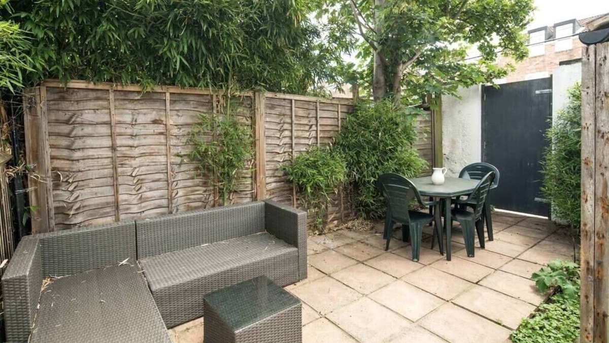 Brixton Hill Apartment | Charming Brixton Flat with Patio and Modern Comforts