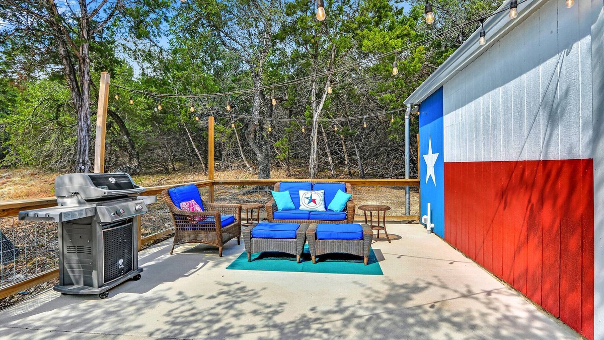 Bulverde House | Charming Bulverde Farmhouse | Near San Antonio, Patio, BBQ, Hill Views