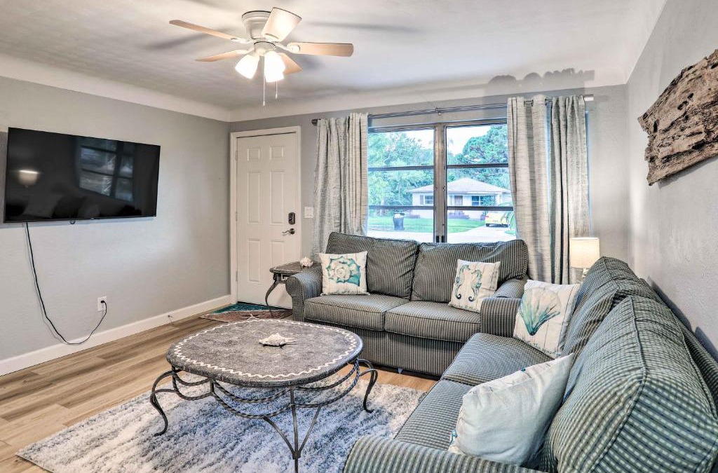 Greater Pinellas Point House | Charming Bungalow - 7 Mi to St Pete Beach!