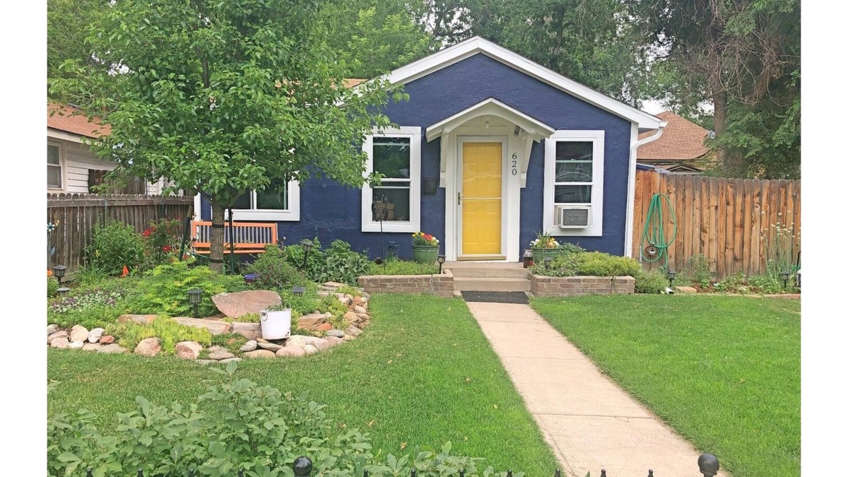 Martinez Park House | Charming Bungalow in the Heart of Old Town.Walk or bike to everything!