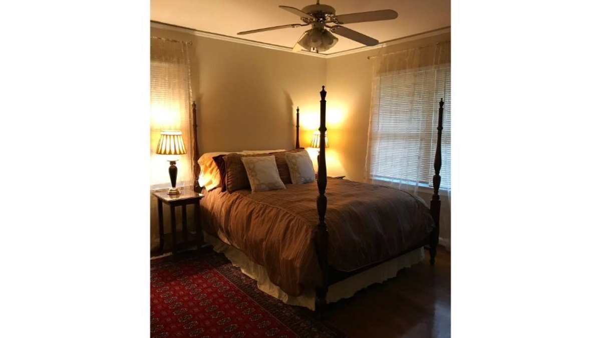 Buford Highway House | Charming bungalow in quiet neighborhood inside 285