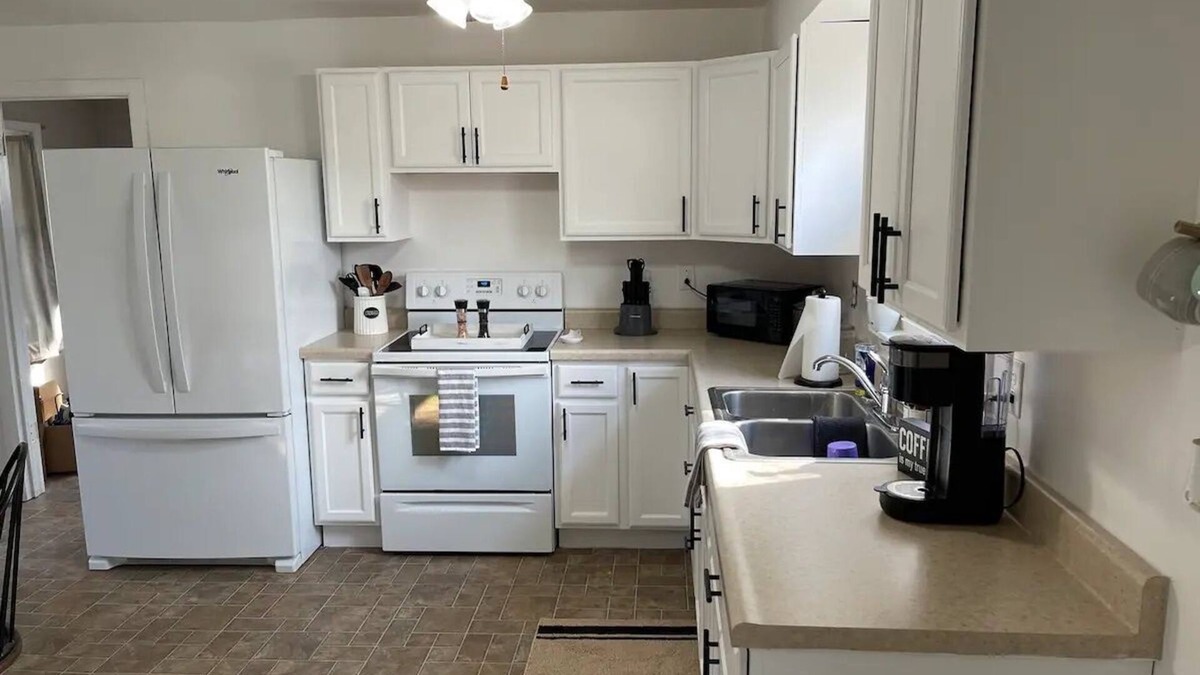 Arthur House | Charming Bungalow Nestled in the Heart of Amish Country!