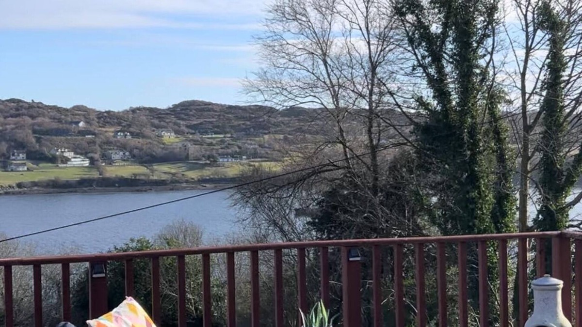 Killybegs House | Charming bungalow with WiFi in Killybegs