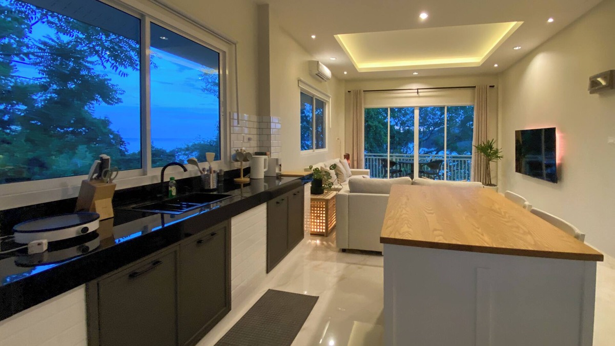 Talat Nuea House | Charming bungalow with WiFi and AC in serene Ao Yon Bay , Cape Panwa Phuket