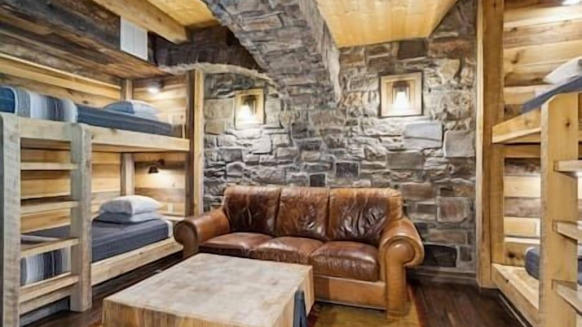 Franklin Apartment | Charming Bunkhouse at Dark Horse Estate