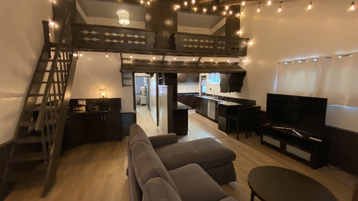 Burbank Cottage | Charming Burbank Cottage!