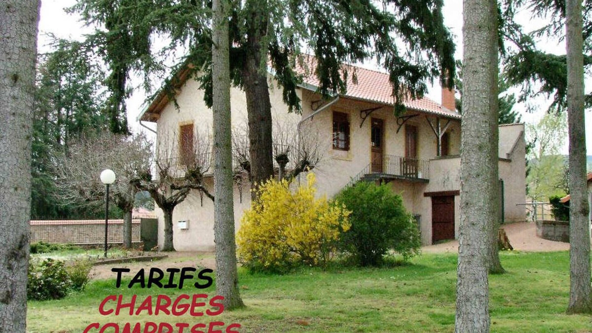 Saint-Andre-dʼApchon Cottage | Charming cottage in Saint-André-d'Apchon, pets allowed