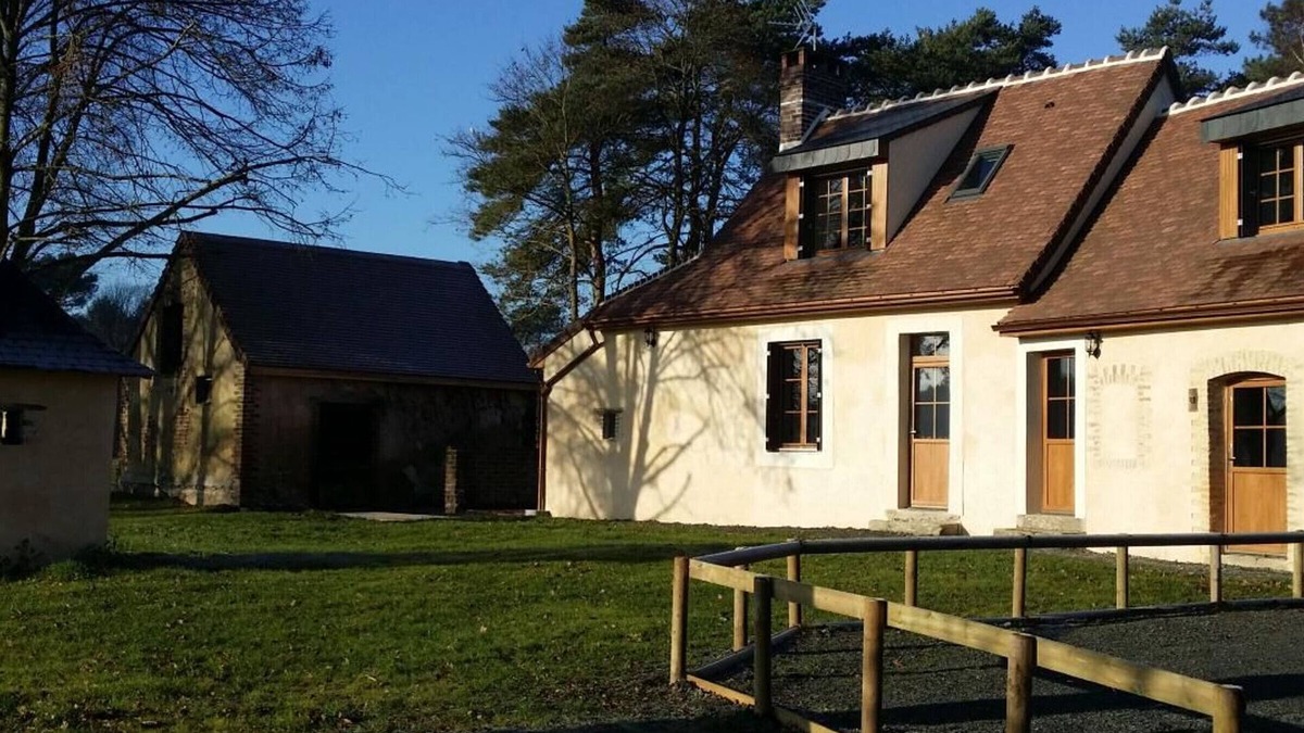 Saint-Mars-d'Outille Cottage | Charming Cottage: 3BR, Cozy Fireplace, Large Garden, Near Bercé Forest