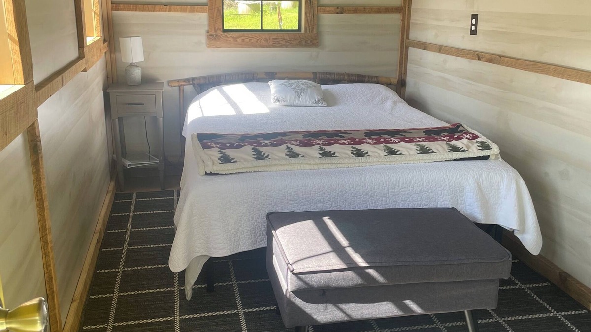 Bakersville Apartment | Charming cabin #2 in charming Bakersville