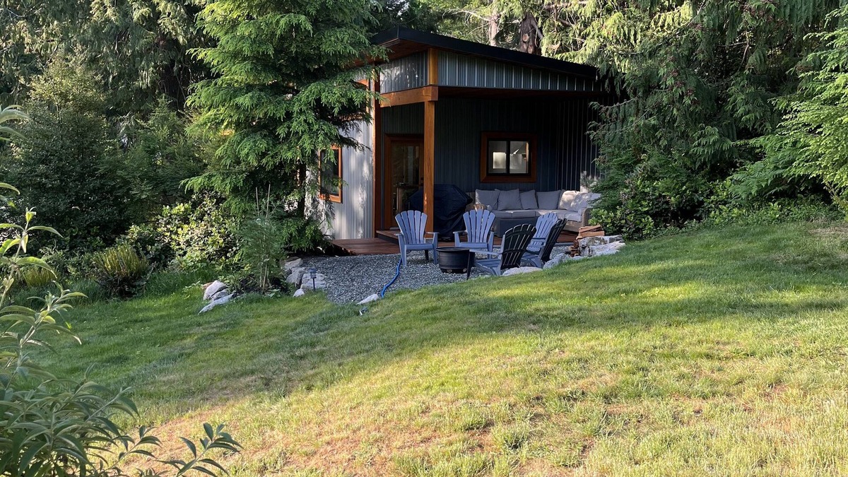 Mansons Landing Cabin | "Charming Cabin's Retreat: Pet-Friendly Haven with Sauna, Close to Stores, Lakes