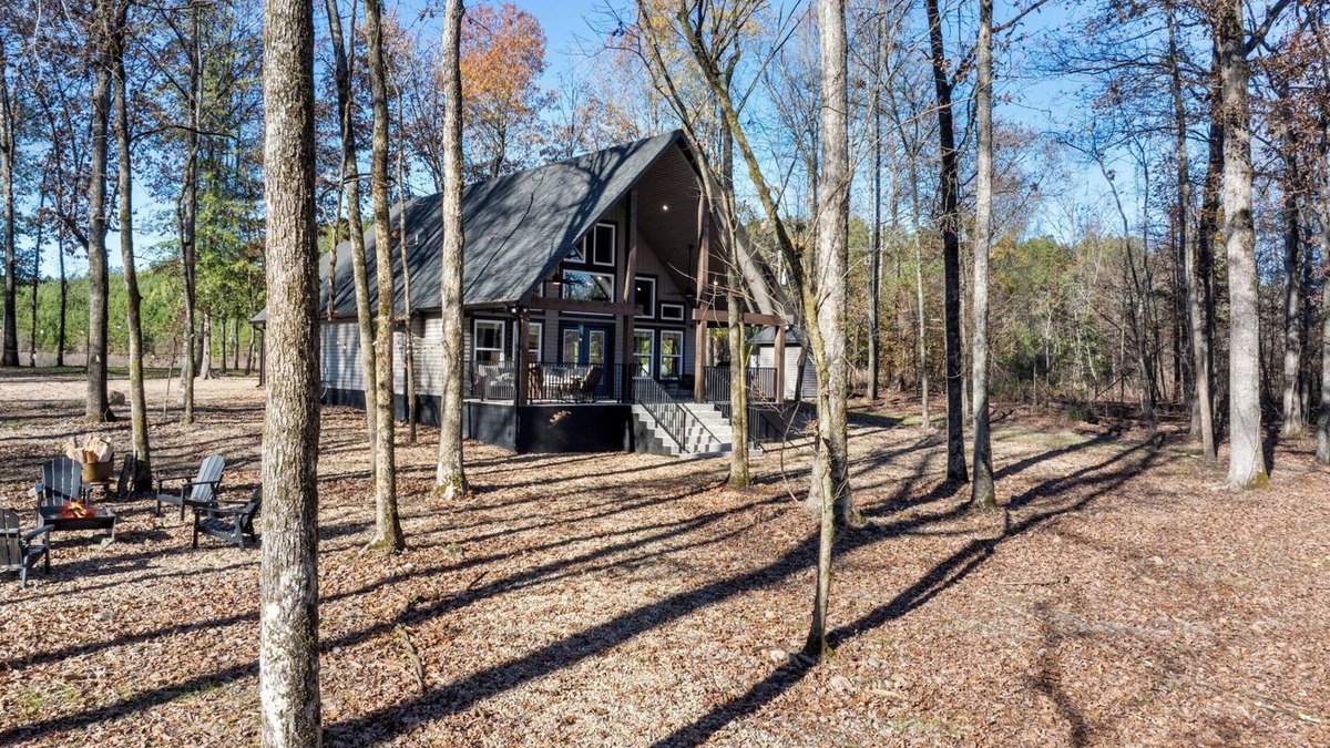 Gillham Cabin | Charming cabin, Float On Inn, on the banks of the beautiful Cossatot River.