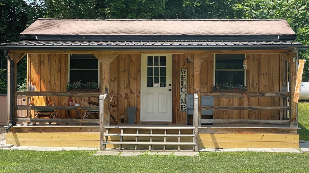 Painted Post Cabin | Charming cabin for 2 near Corning-Watkins Glen NY, quiet, great location.