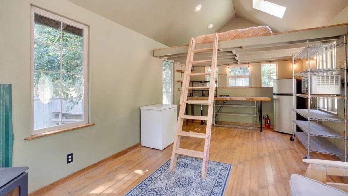 Carlotta Cabin | Charming cabin in serene Petrolia with WiFi