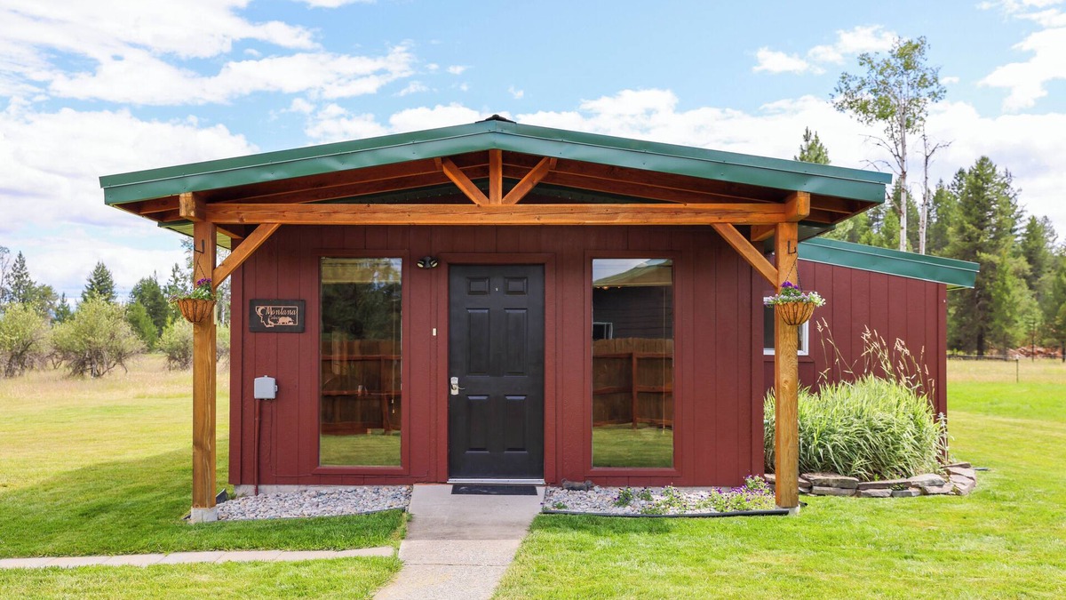 White Pine Cabin | Charming cabin in Trout Creek