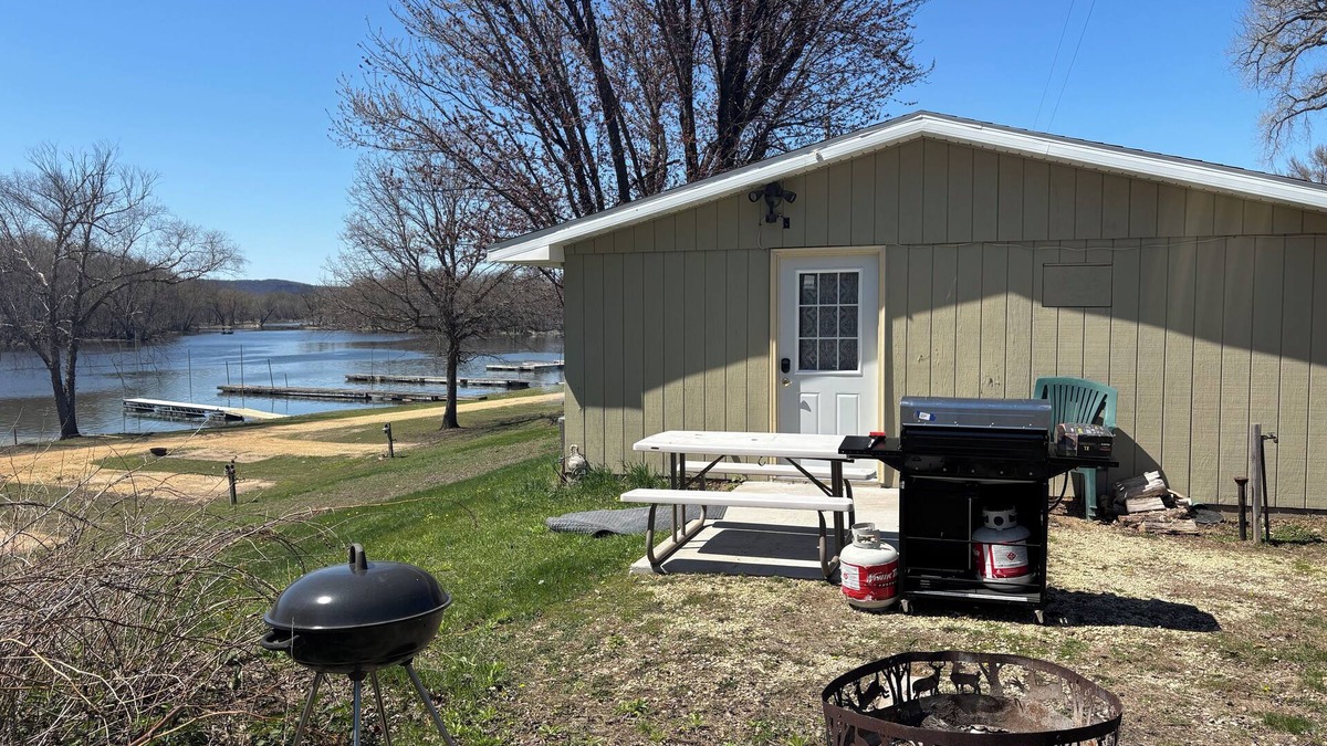 Fountain City Cabin | Charming Cabin on the Mississippi River
