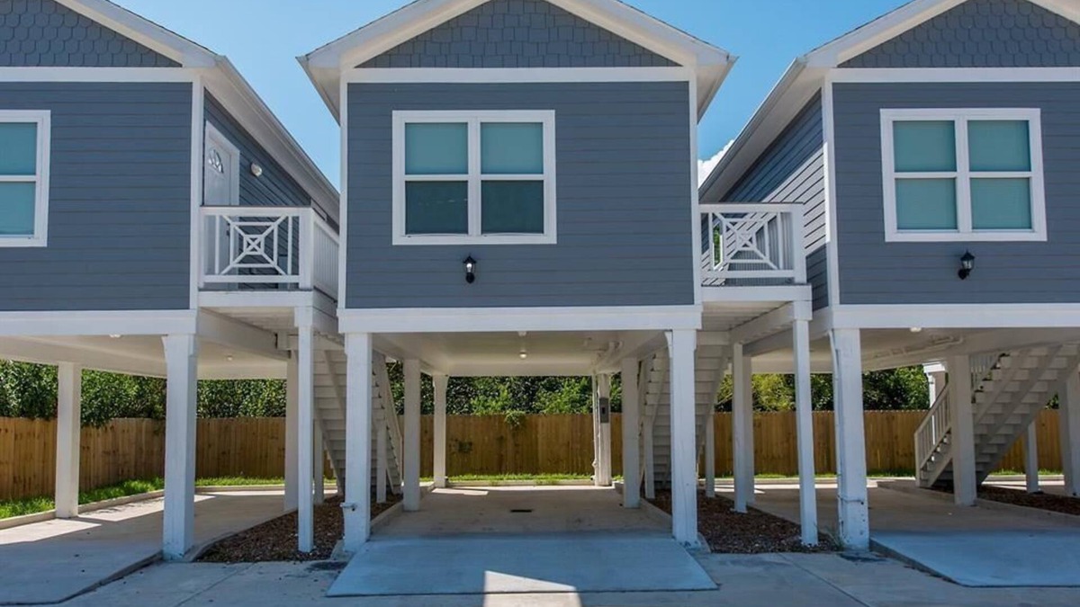 San Leon House | Charming cabin with full kitchen! Unit 2/6