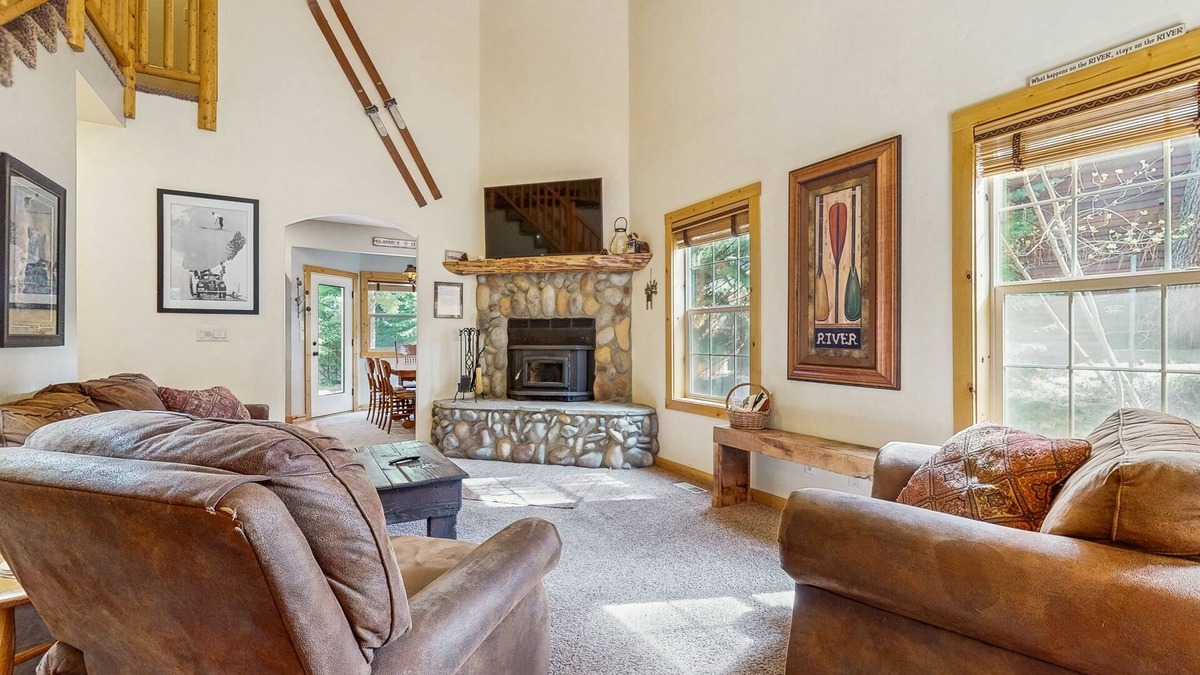 McCall Cabin | Charming cabin with hot tub - near Payette Lake, golf & skiing