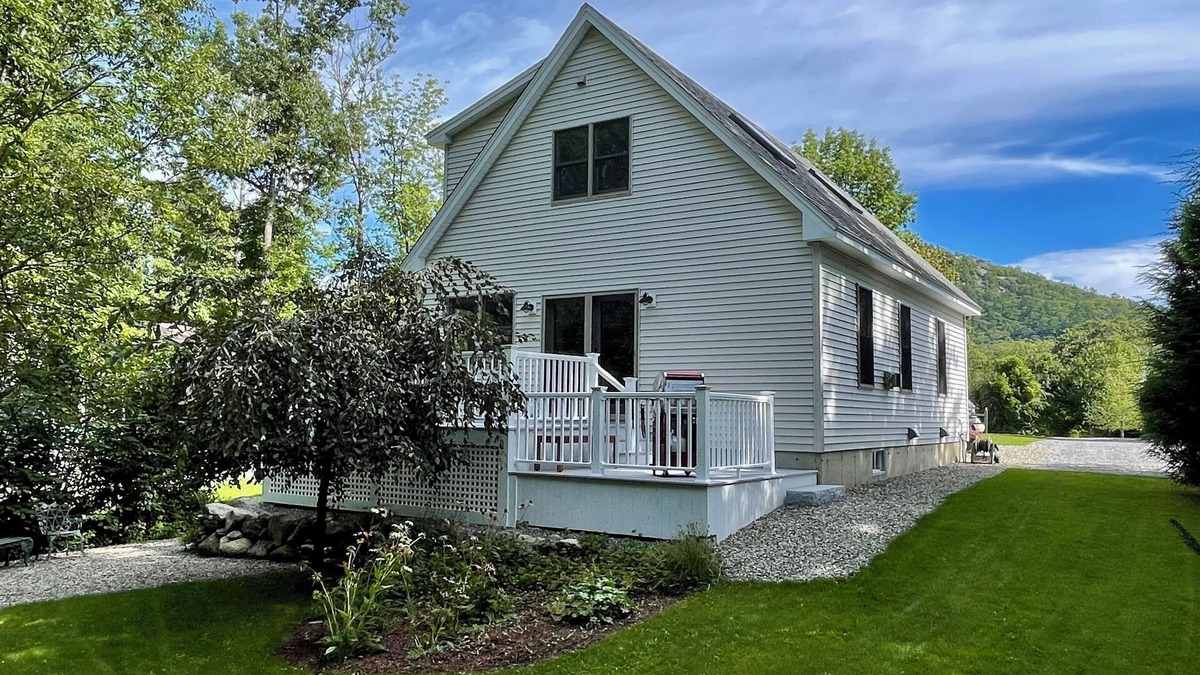 Camden House | Charming Camden Home in a quiet and convenient location
