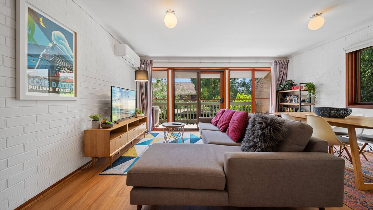 Lyneham Apartment | Charming Canberra 2-Bed by Parks & Shops