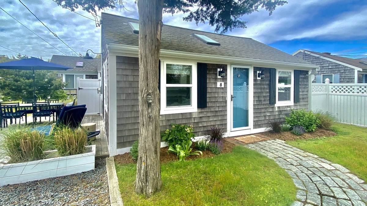 Dennis Port Cottage | Charming Cape Escape: Steps to the Beach, Large Deck, 2 Bikes & Outdoor Shower!
