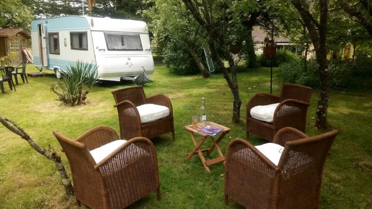 Marray House | CHARMING CARAVAN IN "SIXTIES" MODE