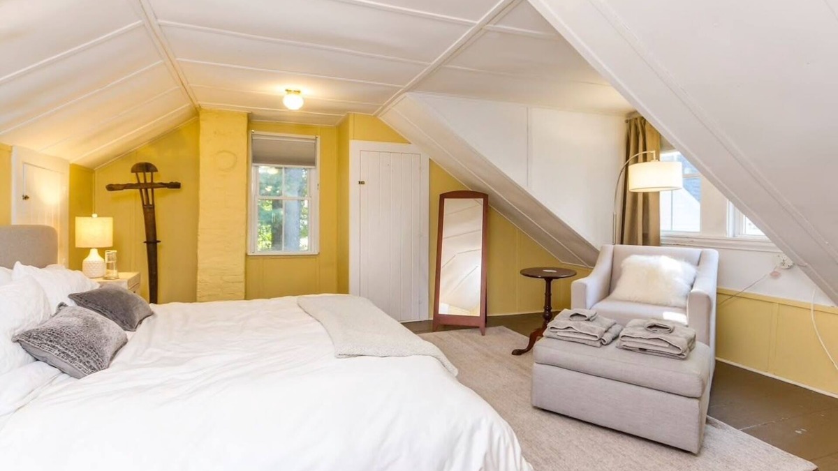 Durham House | Charming Carriage House on Historic Scenic Farm