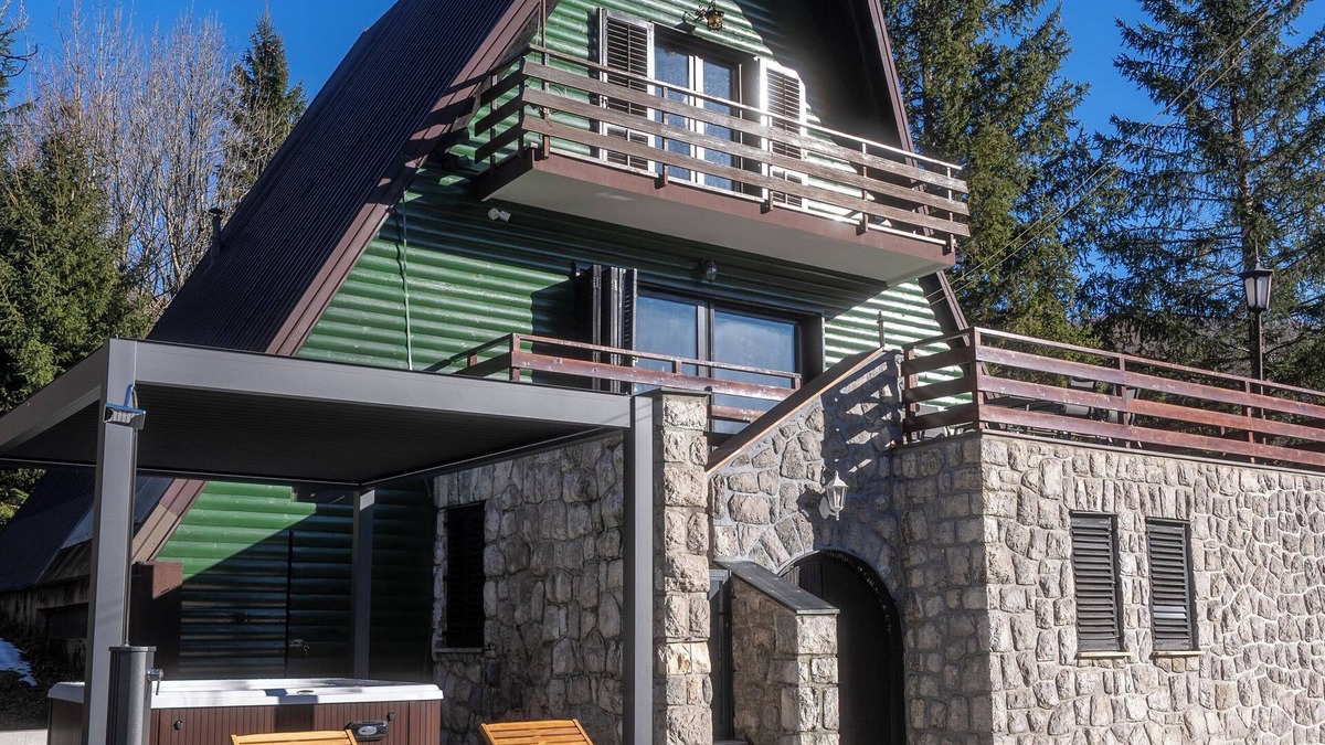 Mrkopalj Ski Chalet | Charming Casa Natura with Hot Tub and Sauna