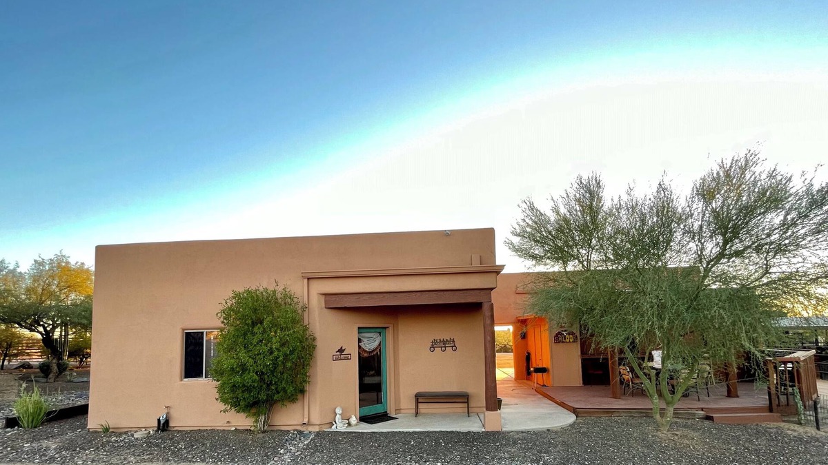 Maricopa County Cottage | Charming Casita on a quiet western Ranch in a Cave Creek neighborhood.