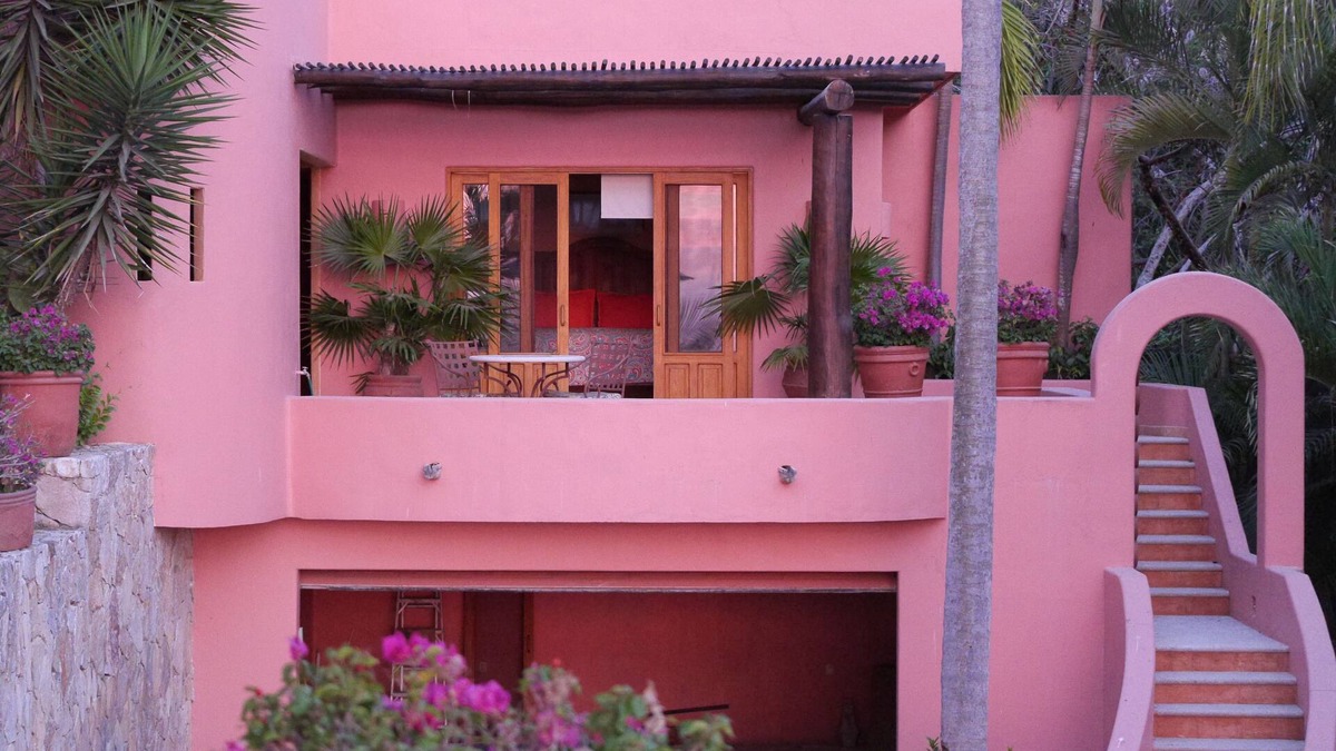 San Francisco Cottage | Charming Casita right by the jungle and one block to the beach