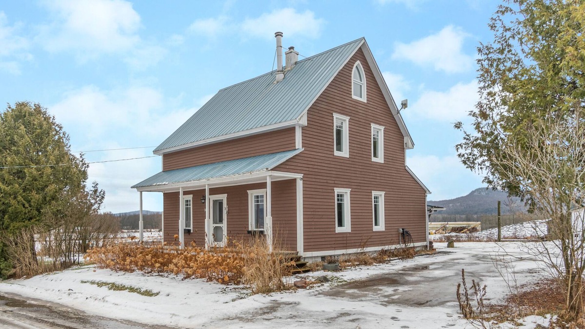 Brebeuf Other | Charming centennial farmhouse minutes away from Mont-Tremblant