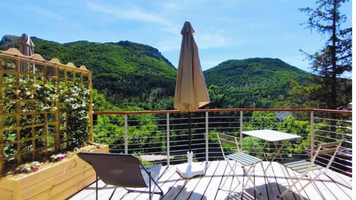 Eourres Ski Chalet | Charming chalet ideal for nature lovers and hikers