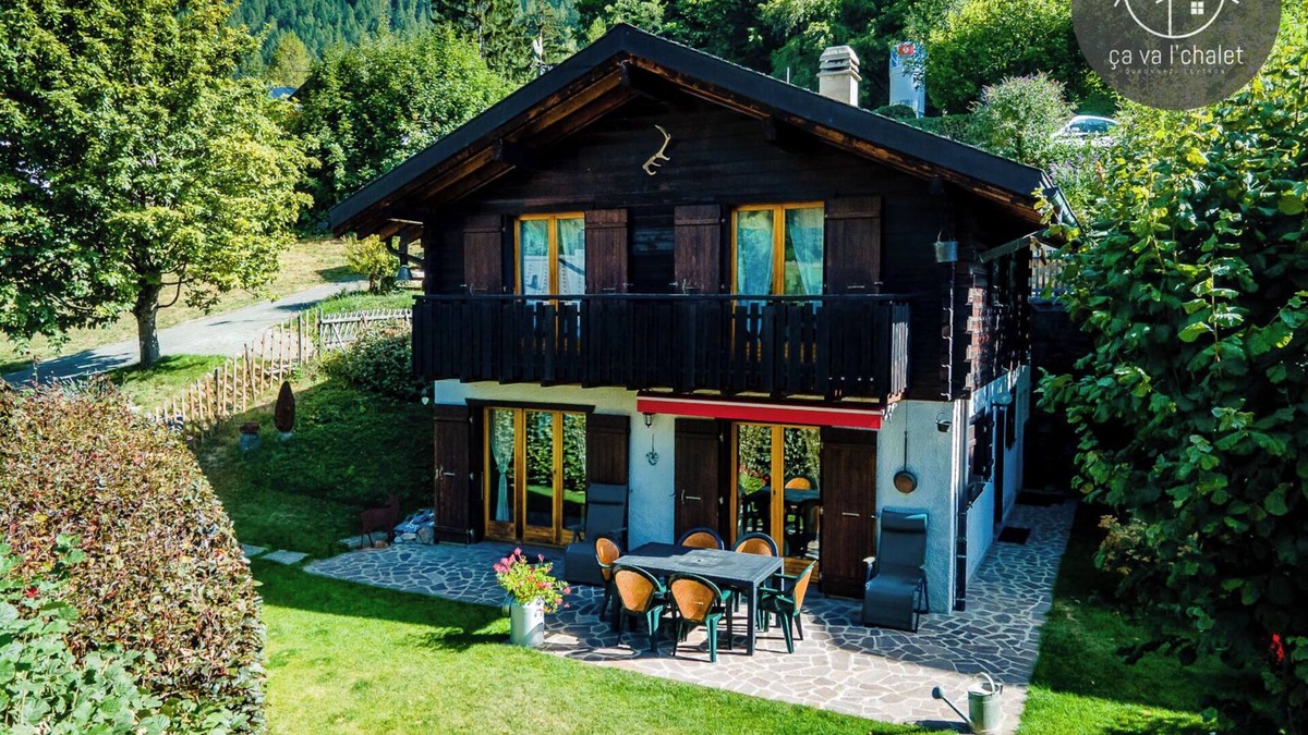 Ovronnaz Ski Chalet | Charming Chalet le Coeur in the center
