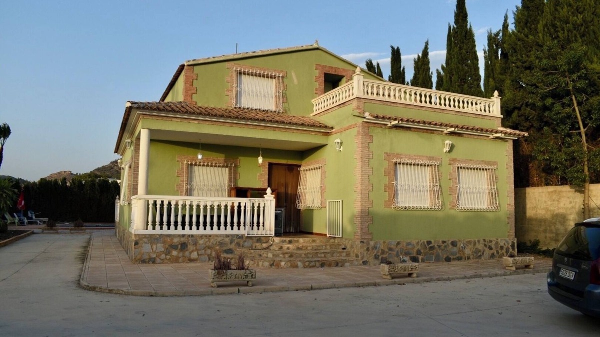 Pliego Ski Chalet | Charming chalet with 5 bedrooms and WiFi, AC in enchanting Pliego