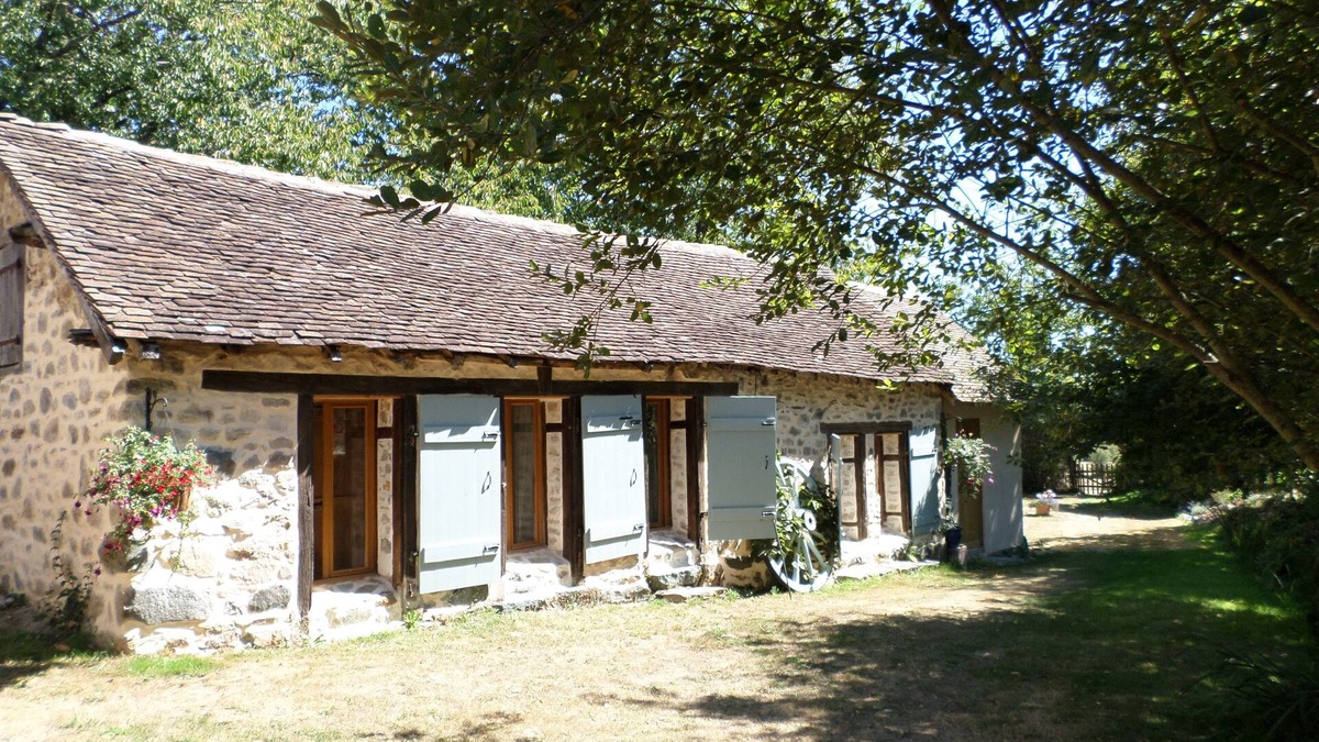 La Porcherie Cottage | Charming character cottage in the heart of the French lake district