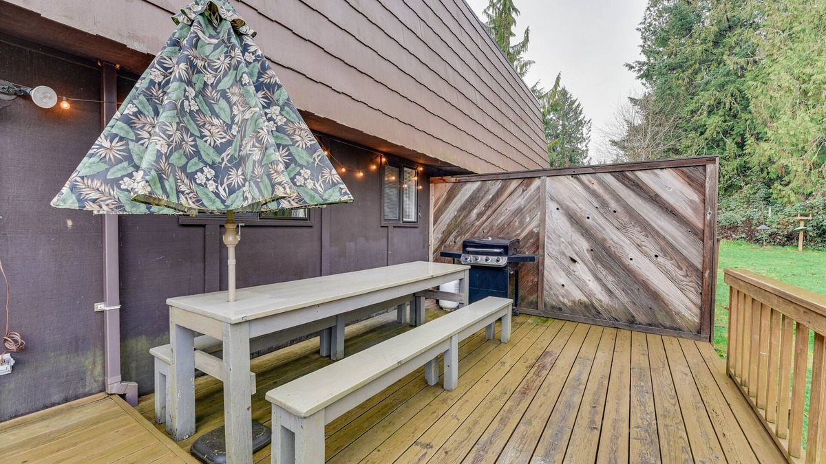 Adna House | Charming Chehalis Retreat w/Outdoor Grill + Deck!