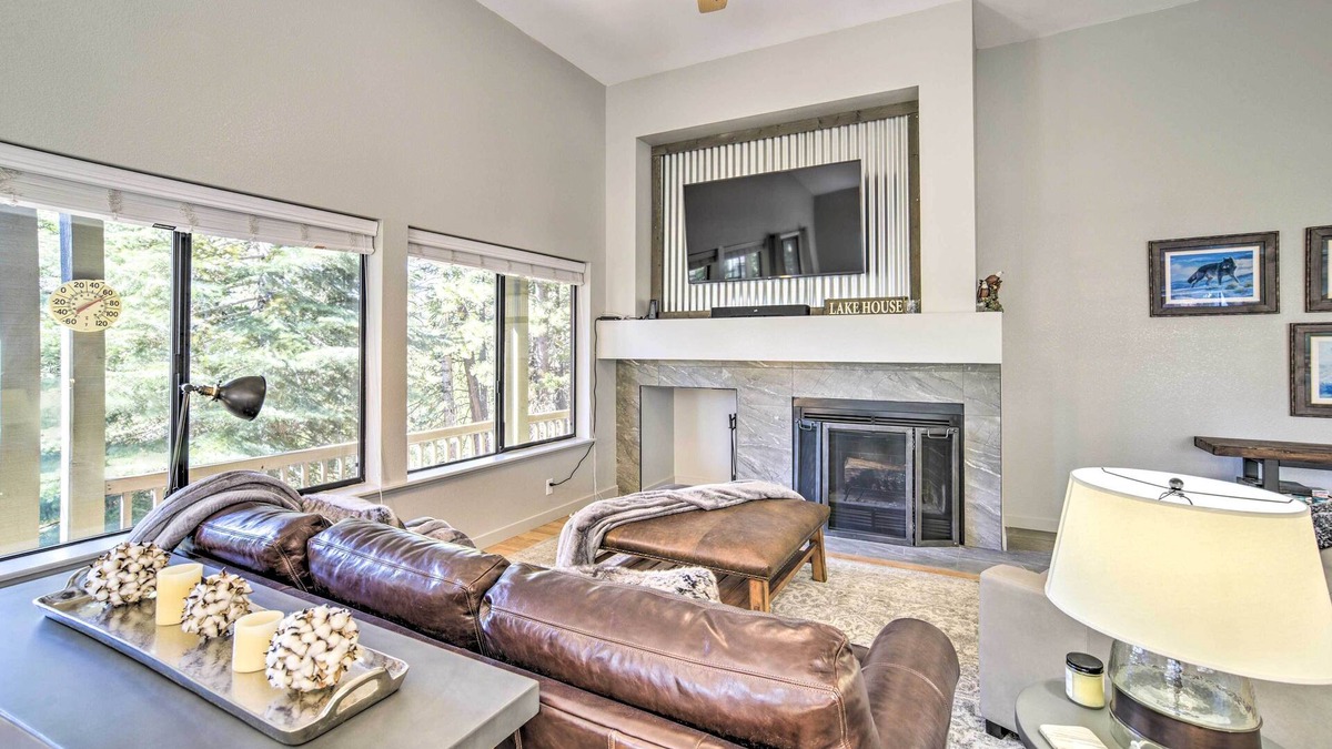 Lake Almanor West House | Charming Chester Home w/Furnished Porch!