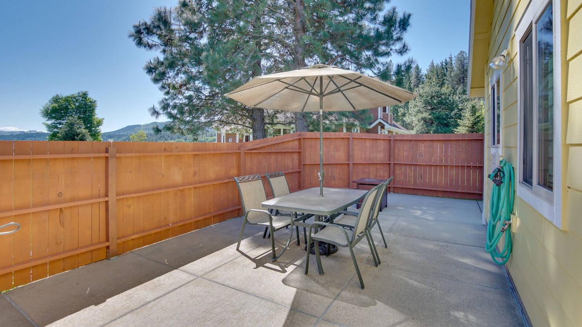 Cle Elum House | Charming Cle Elum Home w/Patio: 5 Mi to Dtwn!