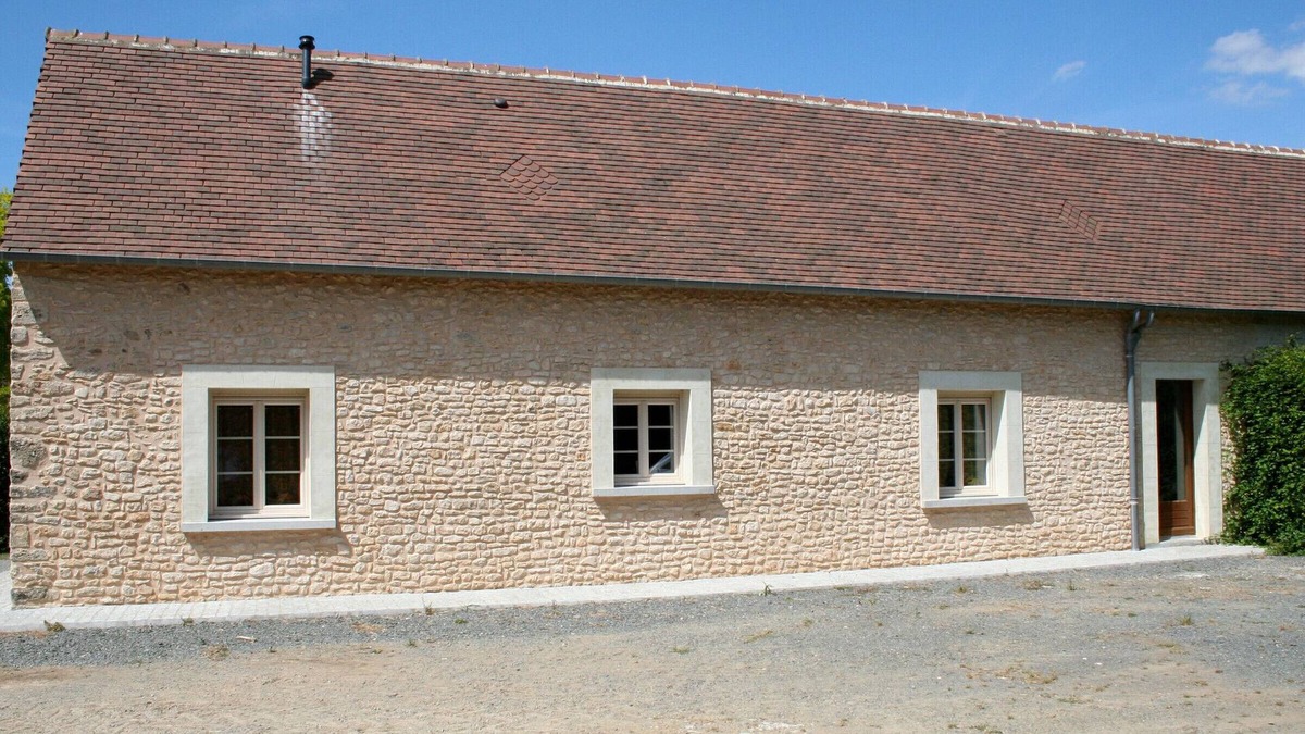 Epineu-le-Chevreuil Cottage | Charming Countryside Cottage: Nature Trails, Equestrian Center & Close to Amenities