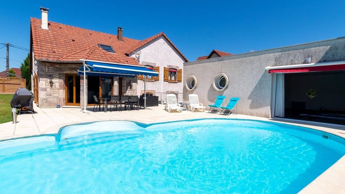 Villers-les-Luxeuil Cottage | Charming cottage with private pool and jacuzzi in the Vosges