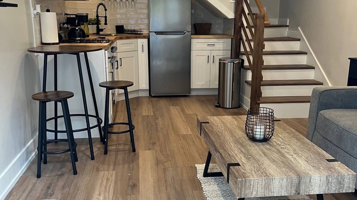 Wicker Park Apartment | Charming Coach House in Chicago's Hot Wicker Park