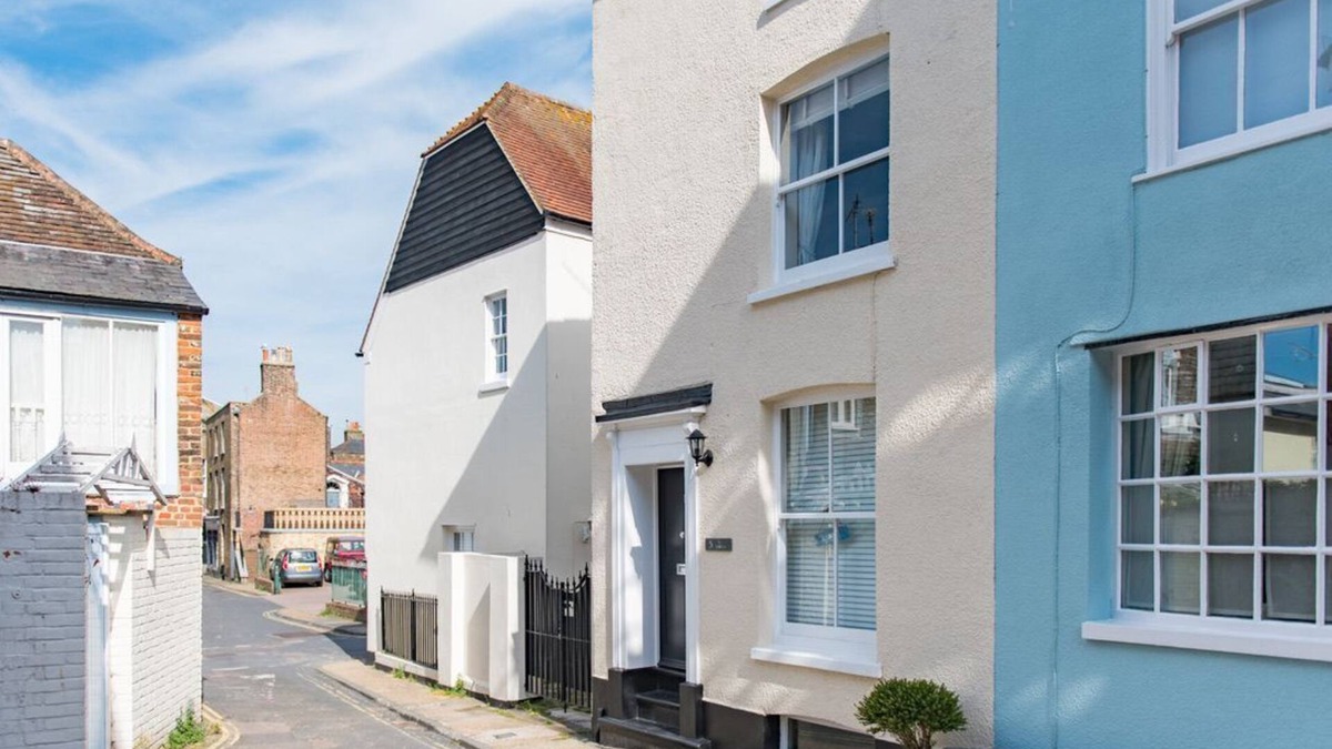 Deal Cottage | Charming coastal cottage, short walk from Deal seafront